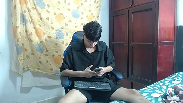 alice julls online show from 06/06/26, 03:28