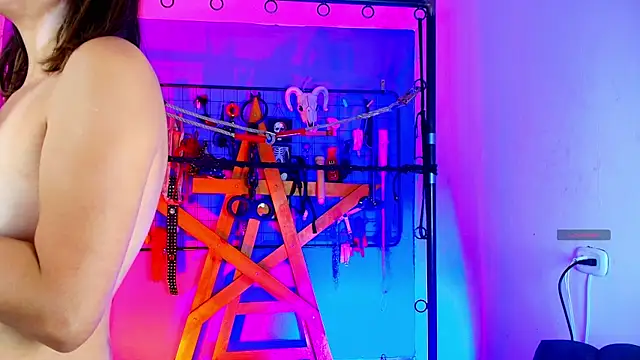 Snapshot of Misstresss_aurora_bdsm chatting on 11/11/25, 03:12 Misstresss aurora bdsm online show from 11/11/25, 03:12