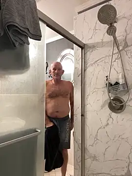 Snapshot of RightSized62 chatting on 11/28/25, 04:20 RightSized62 online show from 11/28/25, 04:20