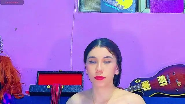 Snapshot of CristalRose chatting on 11/27/25, 01:40 CristalRose online show from 11/27/25, 01:40