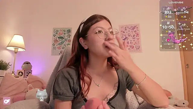 emily uwu0 online show from 05/27/26, 01:57