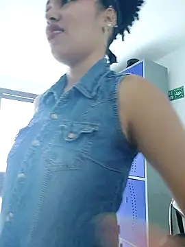 Snapshot of delaylacruz chatting on 10/13/25, 08:31 delaylacruz online show from 10/13/25, 08:31