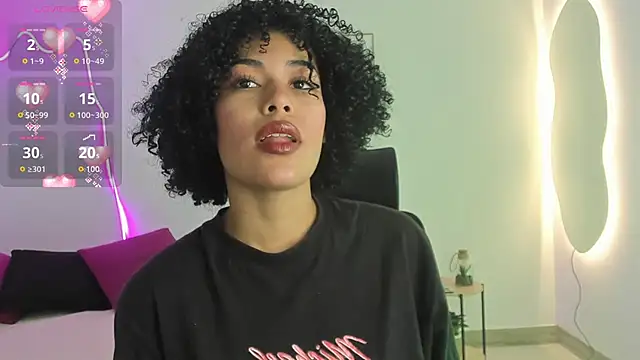 Snapshot of delaylacruz chatting on 10/14/25, 04:30 delaylacruz online show from 10/14/25, 04:30