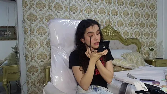 Snapshot of JessB_ chatting on 11/11/25, 06:19 JessB online show from 11/11/25, 06:19