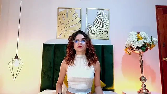 AelinDuvalier online show from 12/04/25, 07:00