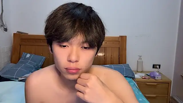 Snapshot of w5206t chatting on 10/28/25, 12:30 w5206t online show from 10/28/25, 12:30