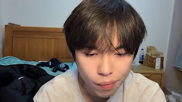 Snapshot of w5206t chatting on 11/12/25, 12:27 w5206t online show from 11/12/25, 12:27