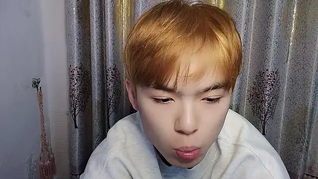 Snapshot of w5206t chatting on 11/30/25, 10:58 w5206t online show from 11/30/25, 10:58