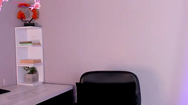 Emma  clark  online show from 09/15/25, 12:27