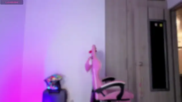 Snapshot of colette_e chatting on 10/12/25, 06:23 colette e online show from 10/12/25, 06:23