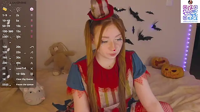 BellaQueenss online show from 10/31/25, 10:27