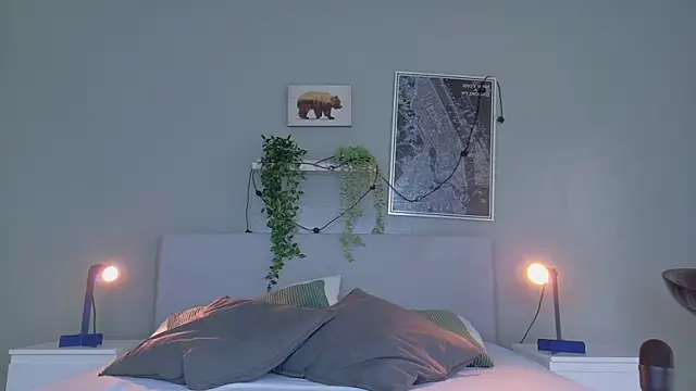 Snapshot of Nickifox__ chatting on 09/18/25, 07:38 Nickifox online show from 09/18/25, 07:38