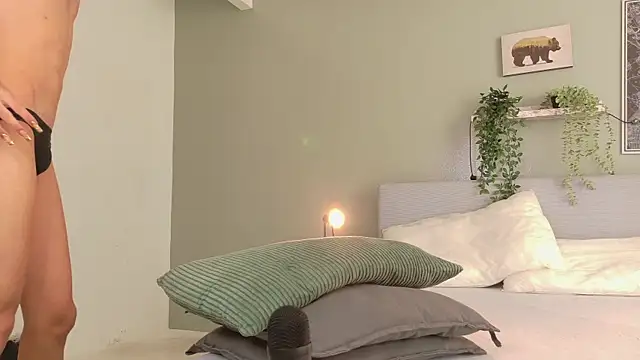 Snapshot of Nickifox__ chatting on 10/06/25, 07:33 Nickifox online show from 10/06/25, 07:33