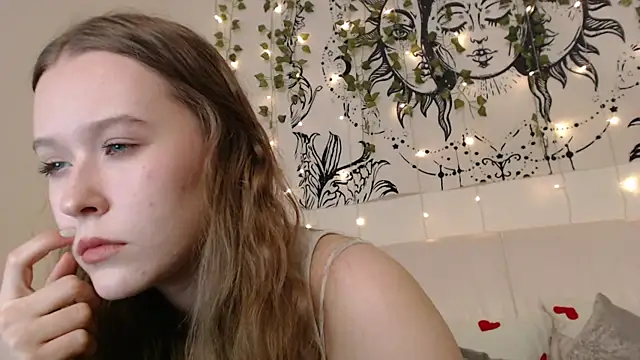 MandyMils online show from 11/08/25, 03:23