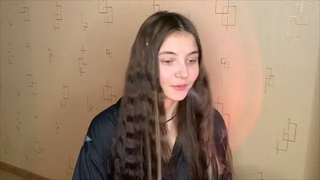 Snapshot of may_rollins chatting on 10/19/25, 05:57 may rollins online show from 10/19/25, 05:57