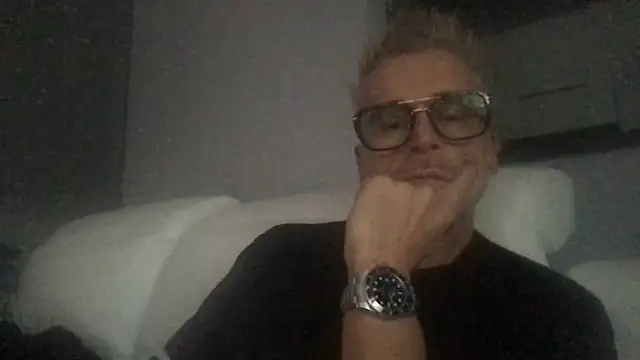 Axl hot online show from 09/25/25, 04:43