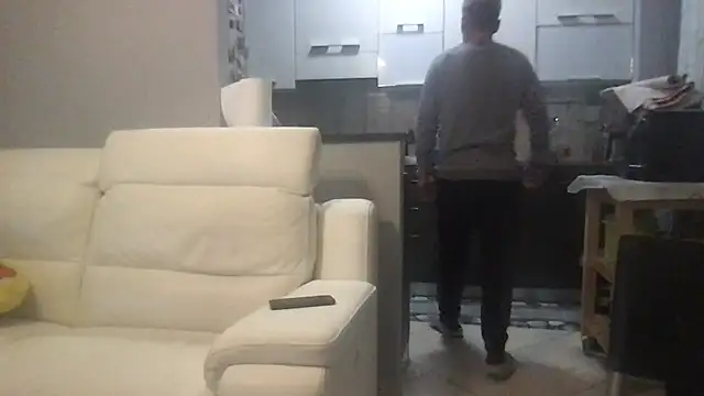 Axl hot online show from 10/24/25, 08:05