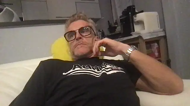 Axl hot online show from 06/29/26, 07:58