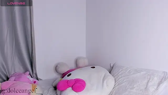 dulceangel   online show from 06/17/26, 02:03