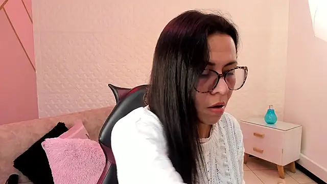 Snapshot of Eva_mermaid chatting on 10/14/25, 02:07 Eva mermaid online show from 10/14/25, 02:07