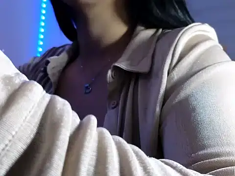 Snapshot of feraveline chatting on 10/19/25, 11:27 feraveline online show from 10/19/25, 11:27