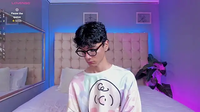 Phillicious   online show from 09/24/25, 10:24