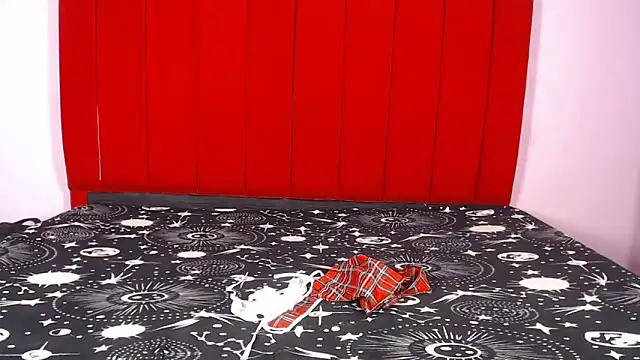 Snapshot of Camila_GirlSexy chatting on 10/24/25, 07:05 Camila GirlSexy online show from 10/24/25, 07:05