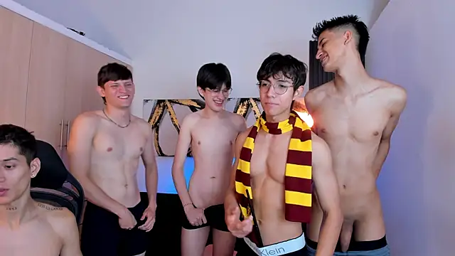 Snapshot of Rude_BoysW chatting on 10/29/25, 08:32 Rude BoysW online show from 10/29/25, 08:32