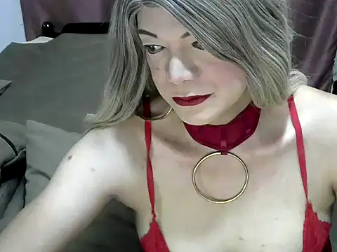 Snapshot of CREAMY_BANANA chatting on 09/22/25, 10:39 CREAMY BANANA online show from 09/22/25, 10:39