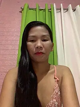 Snapshot of Cleo17 chatting on 02/25/26, 03:21 Cleo17 online show from 02/25/26, 03:21