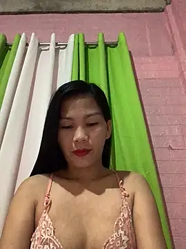 Snapshot of Cleo17 chatting on 04/02/26, 02:04 Cleo17 online show from 04/02/26, 02:04