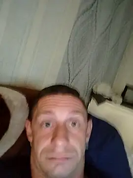 Snapshot of Dawidwi493_ chatting on 10/02/25, 01:23 Dawidwi493 online show from 10/02/25, 01:23