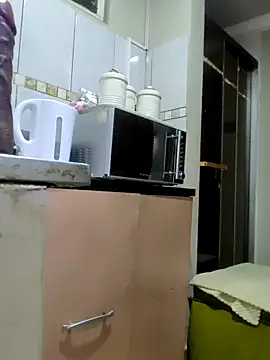 Snapshot of malaika1999 chatting on 10/18/25, 03:53 malaika1999 online show from 10/18/25, 03:53