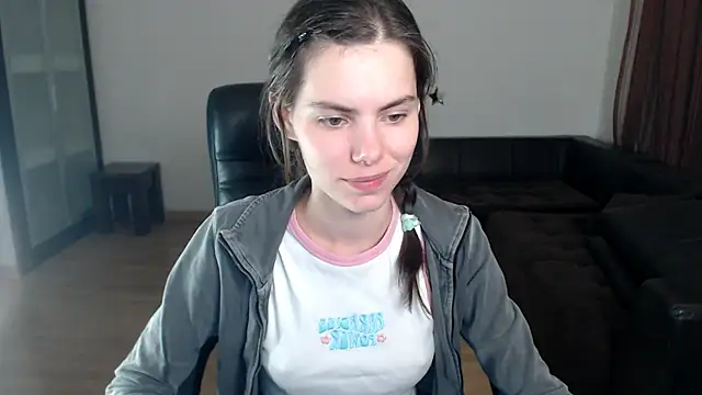 AmelieReve online show from 09/17/25, 04:19