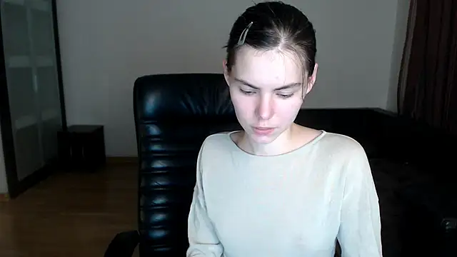 AmelieReve online show from 10/14/25, 04:41