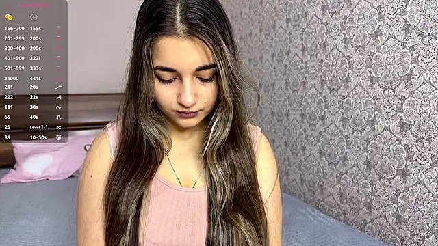 Snapshot of MaydaFarran chatting on 10/23/25, 10:08 MaydaFarran online show from 10/23/25, 10:08