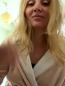 Affectionate lady online show from 10/09/25, 08:12