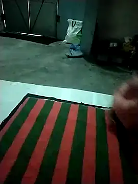 Snapshot of Lovelycpl65 chatting on 10/31/25, 04:02 Lovelycpl65 online show from 10/31/25, 04:02