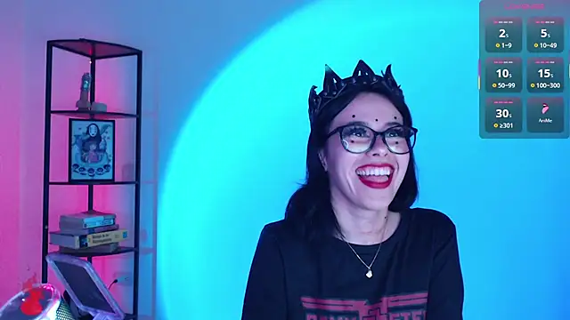 Snapshot of girldom chatting on 11/24/25, 04:40 girldom online show from 11/24/25, 04:40