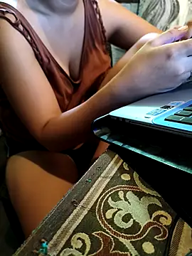 Snapshot of Lovelyann02 chatting on 06/11/26, 05:05 Lovelyann02 online show from 06/11/26, 05:05