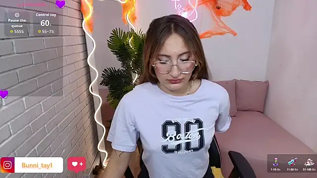 Bunni tay online show from 10/11/25, 11:31