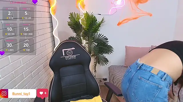 Bunni tay online show from 10/14/25, 11:33