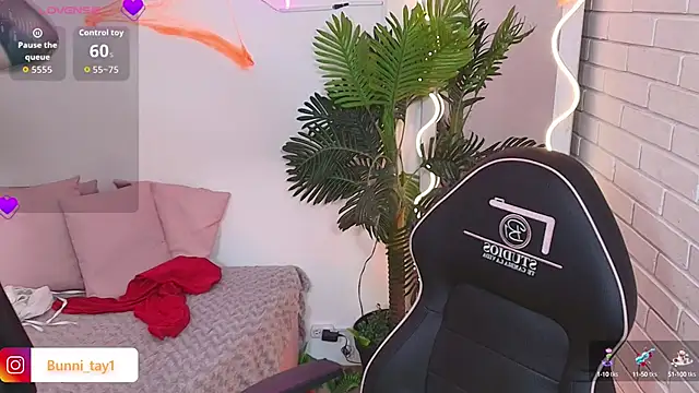 Bunni tay online show from 10/16/25, 11:44