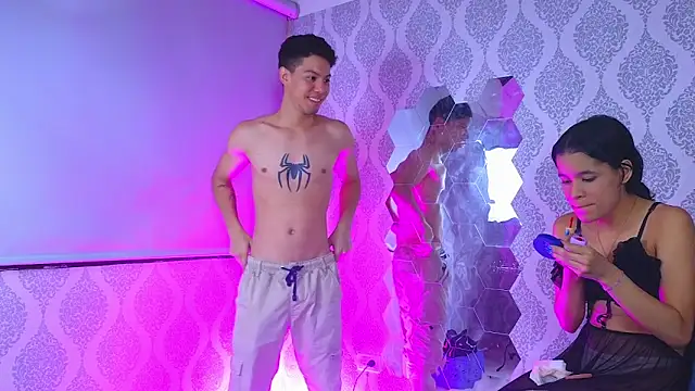 Snapshot of Twink_sensationx chatting on 10/13/25, 01:22 Twink sensationx online show from 10/13/25, 01:22