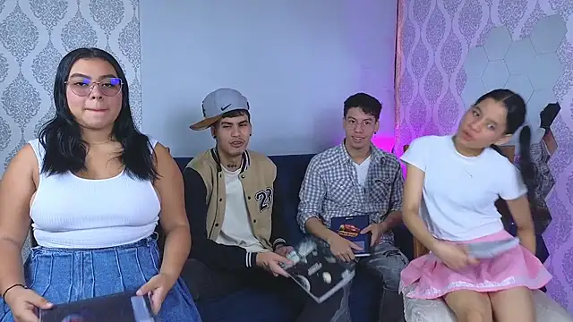 Snapshot of Twink_sensationx chatting on 10/15/25, 01:55 Twink sensationx online show from 10/15/25, 01:55