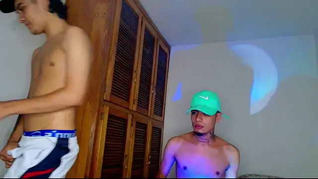 Snapshot of AliasJD chatting on 10/15/25, 02:22 AliasJD online show from 10/15/25, 02:22