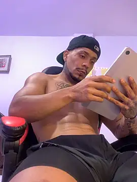 Snapshot of DeimonOficial chatting on 10/08/25, 04:54 DeimonOficial online show from 10/08/25, 04:54