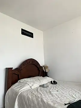 Snapshot of DeimonOficial chatting on 11/04/25, 09:03 DeimonOficial online show from 11/04/25, 09:03