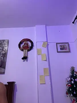 Snapshot of DeimonOficial chatting on 12/18/25, 03:45 DeimonOficial online show from 12/18/25, 03:45