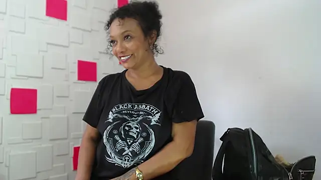 Queen Naomi online show from 09/10/25, 07:25